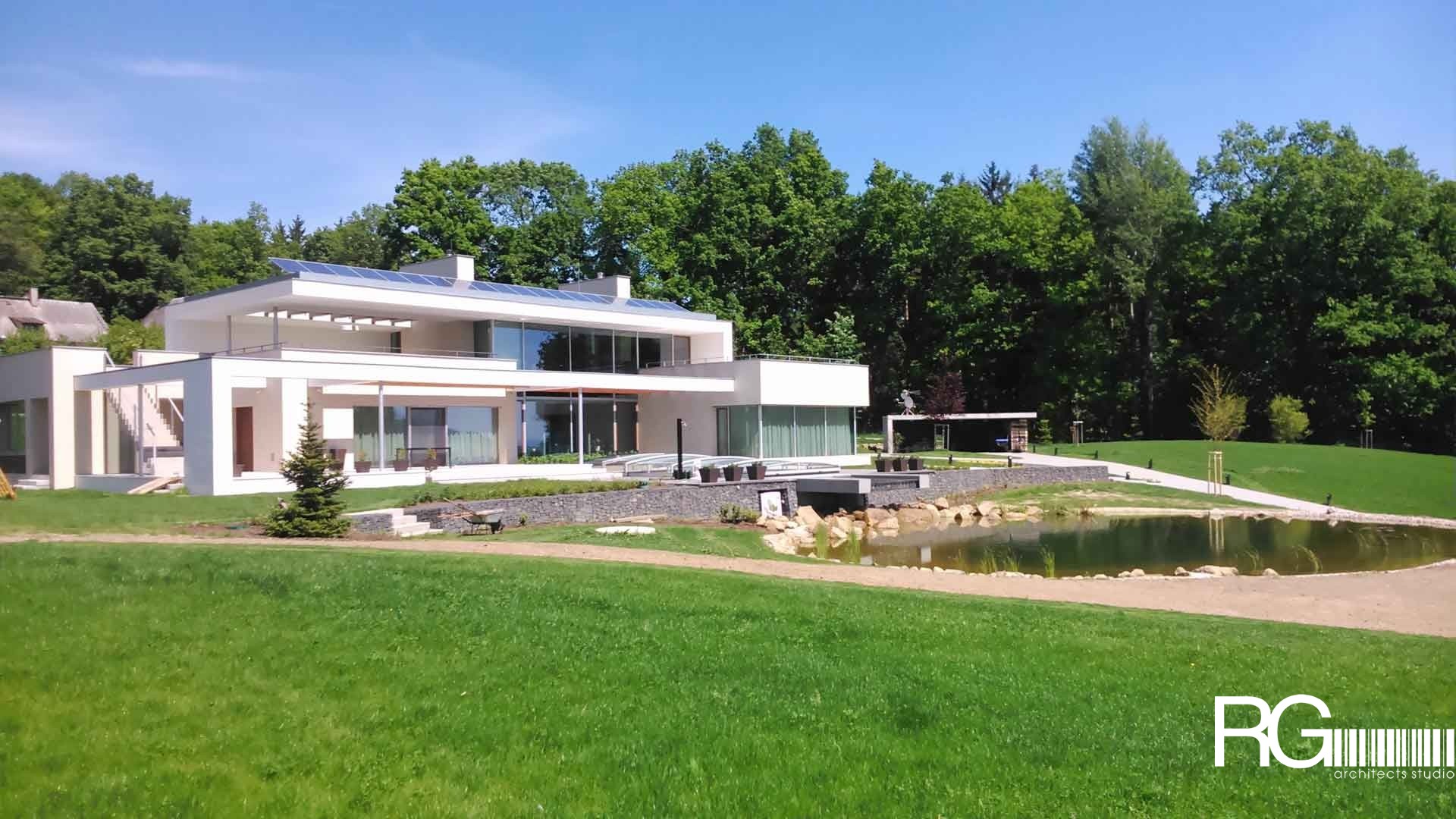 Rodinná vila pod Špičákem – pohled ze zahrady