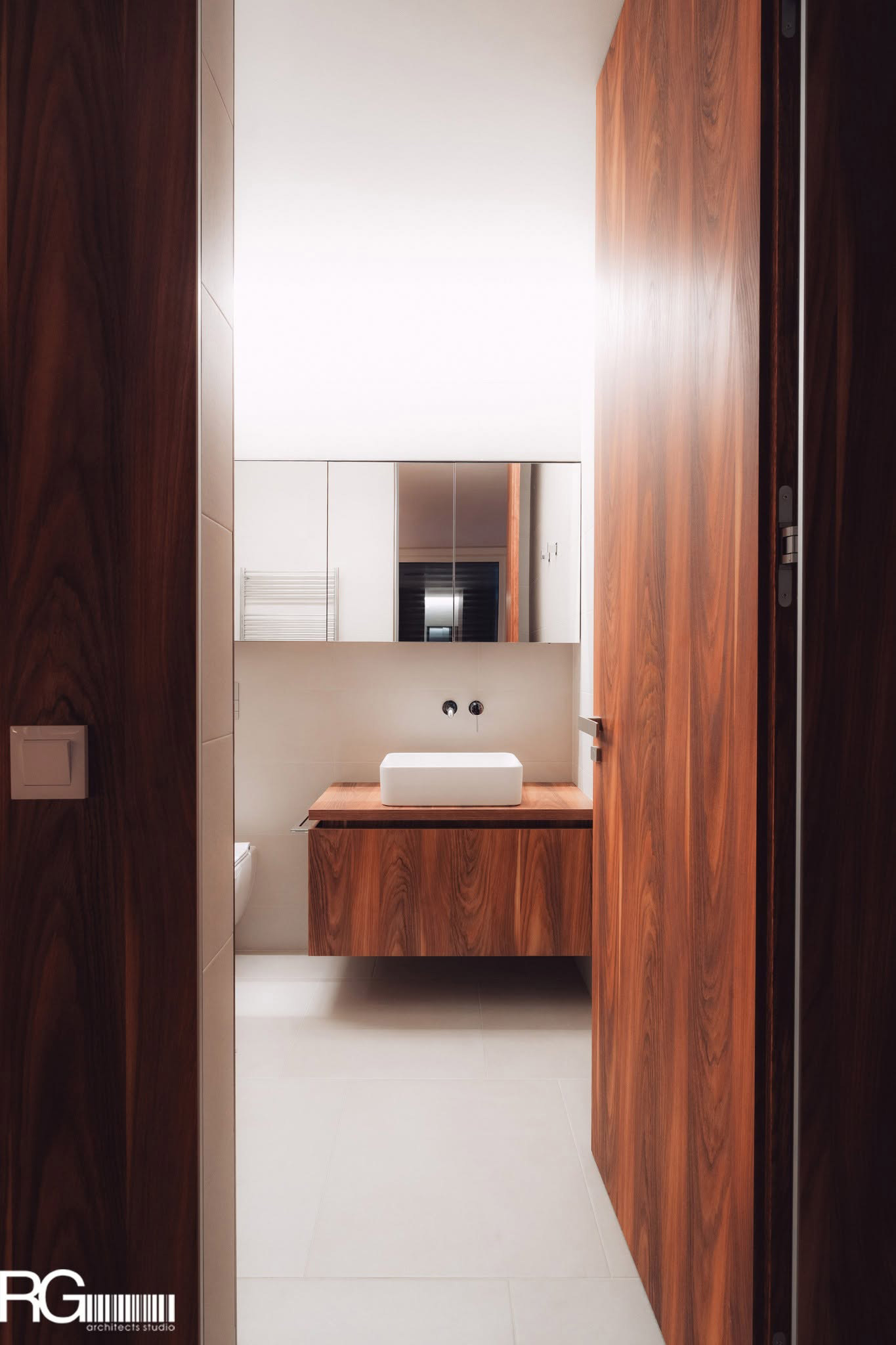 Realizace interiéru bytu – rezidenční bydlení Nový Perštýn, Liberec od RG architects studio (05)