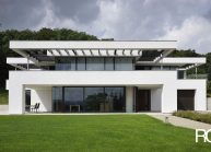 Architekt Praha – Radomír Grafek – projekt minimalistické rodinné vily „pod Hrádkem“