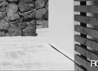 Rodinný dům od architekta Radomíra Grafka – soudobá architektonická forma v tradiční venkovské zástavbě, detail exteriéru.