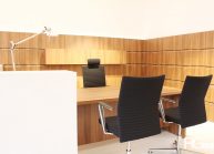 Interiér infocentra v České Lípě od architekta Radomíra Grafka (11)