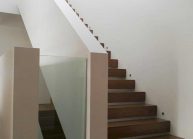 Funkcionalistická rodinná vila pod Špičákem, Varnsdorf – průhled na schodiště.